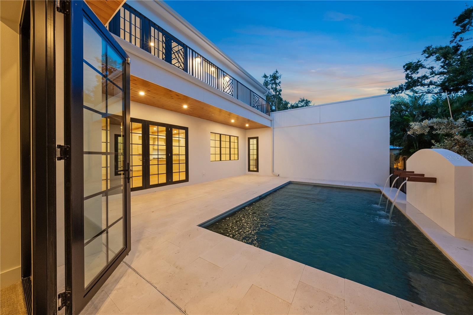 A4664044 Property Photo