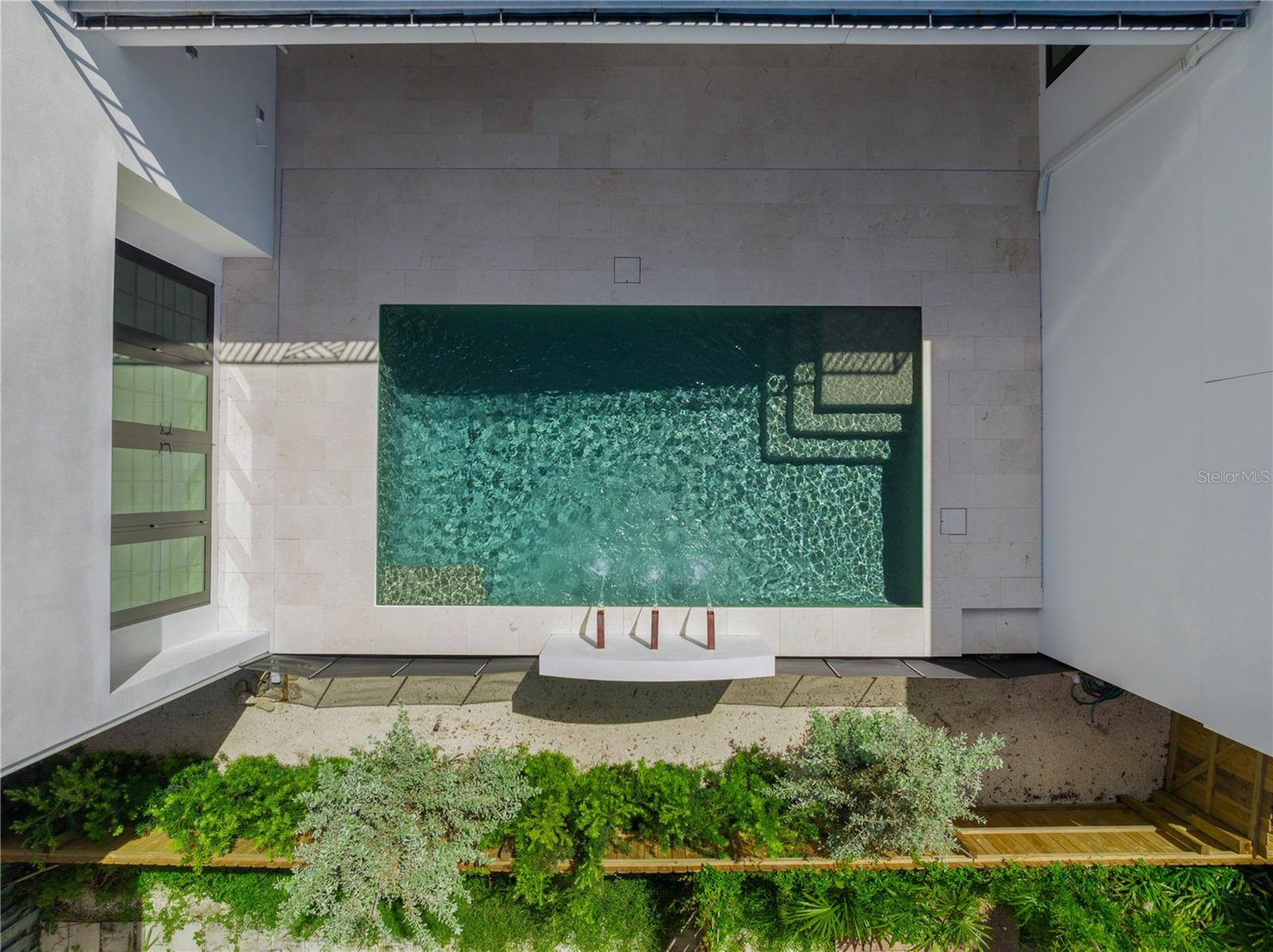 A4664044 Property Photo