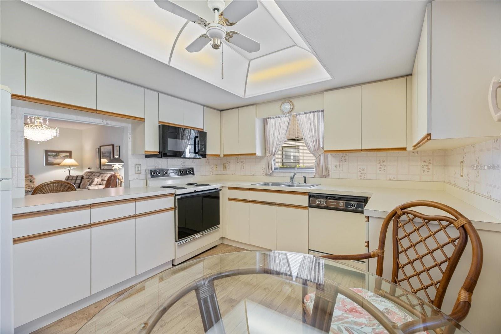 462 OAK HILL CIR #5, SARASOTA, FL, 34232