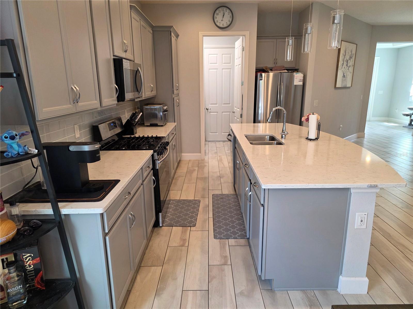 6123 VOYAGERS PL, APOLLO BEACH, FL, 33572