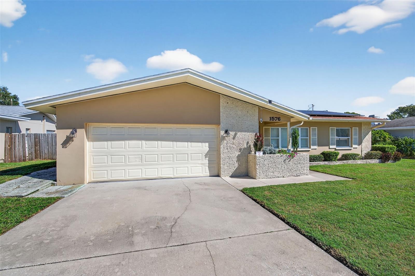 1576 ROSERY RD NE, LARGO, FL, 33770