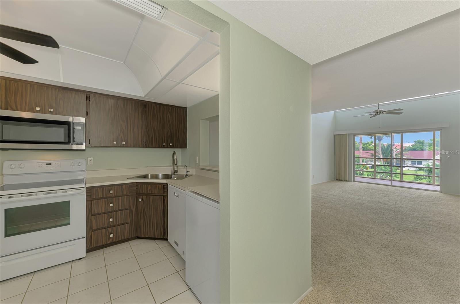 725 CAPRI ISLES BLVD #725, VENICE, FL, 34292