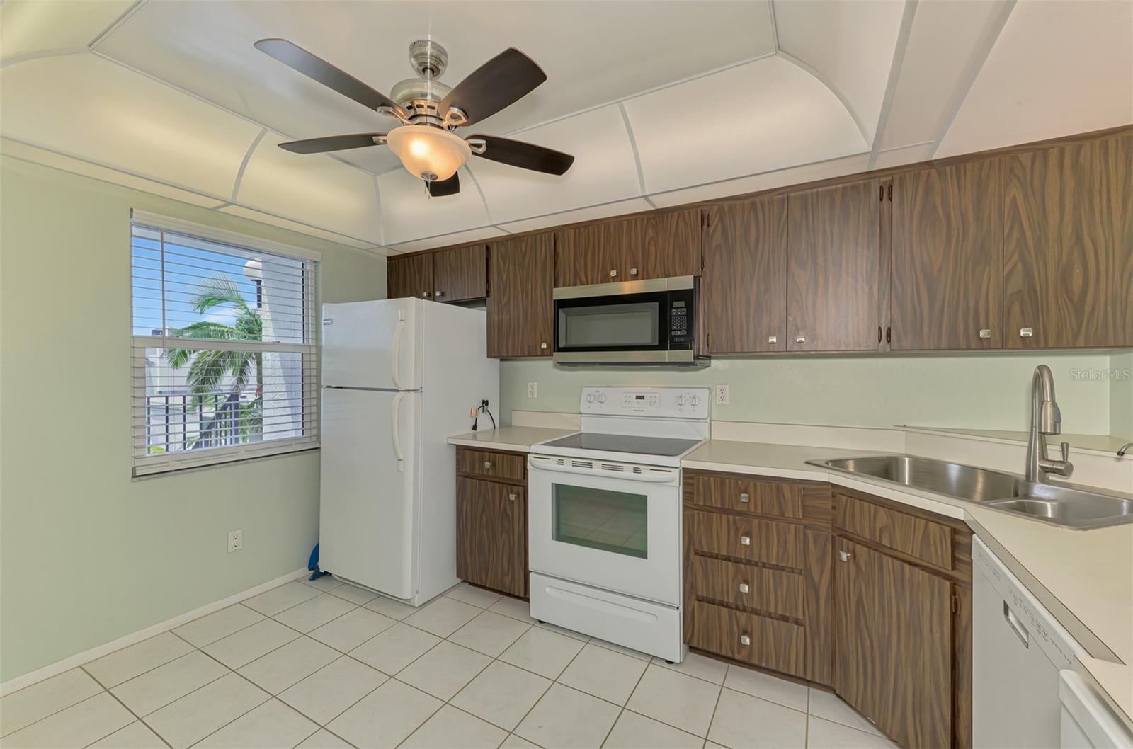 725 CAPRI ISLES BLVD #725, VENICE, FL, 34292