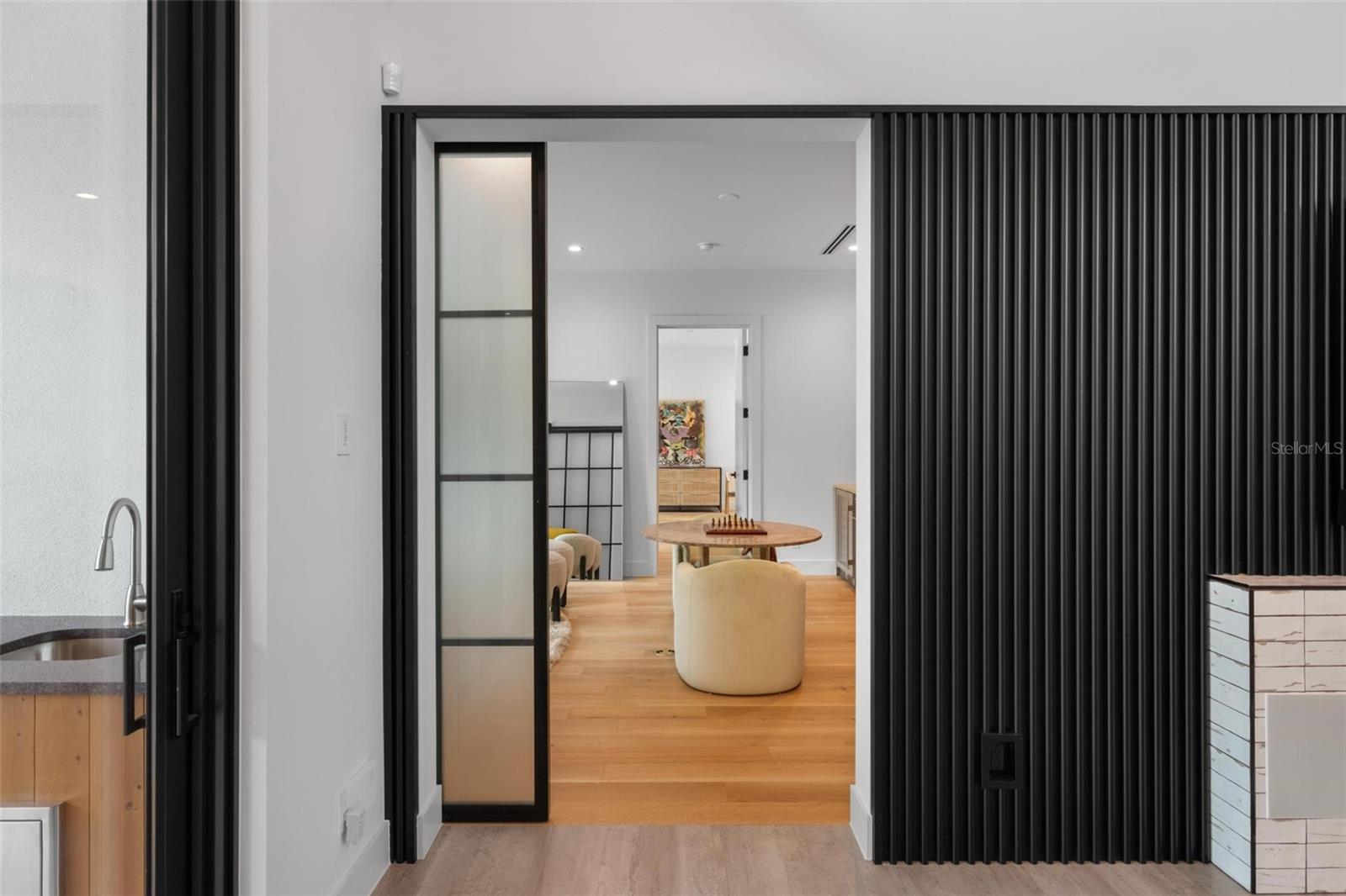 A4664056 Property Photo