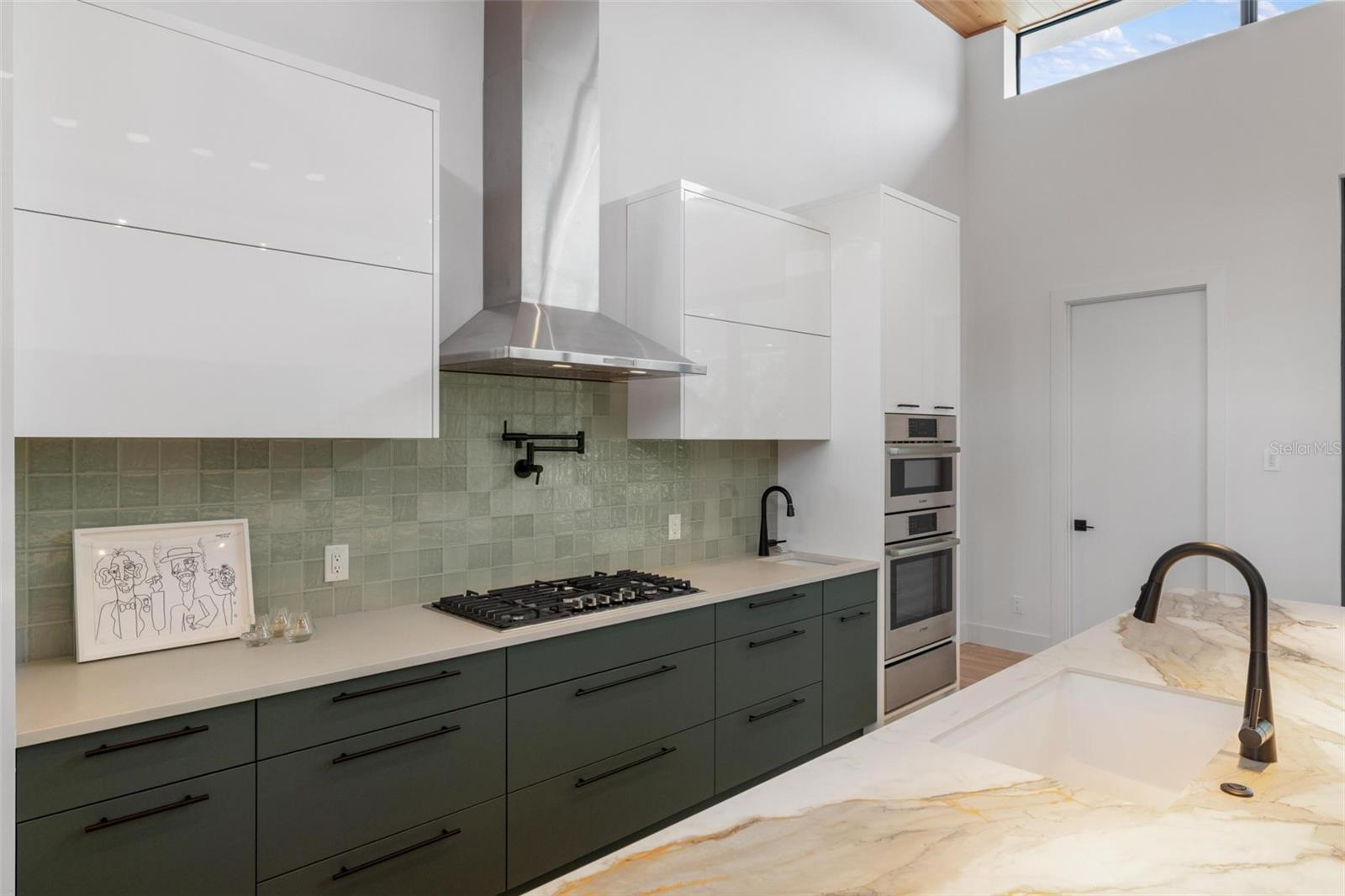 A4664056 Property Photo