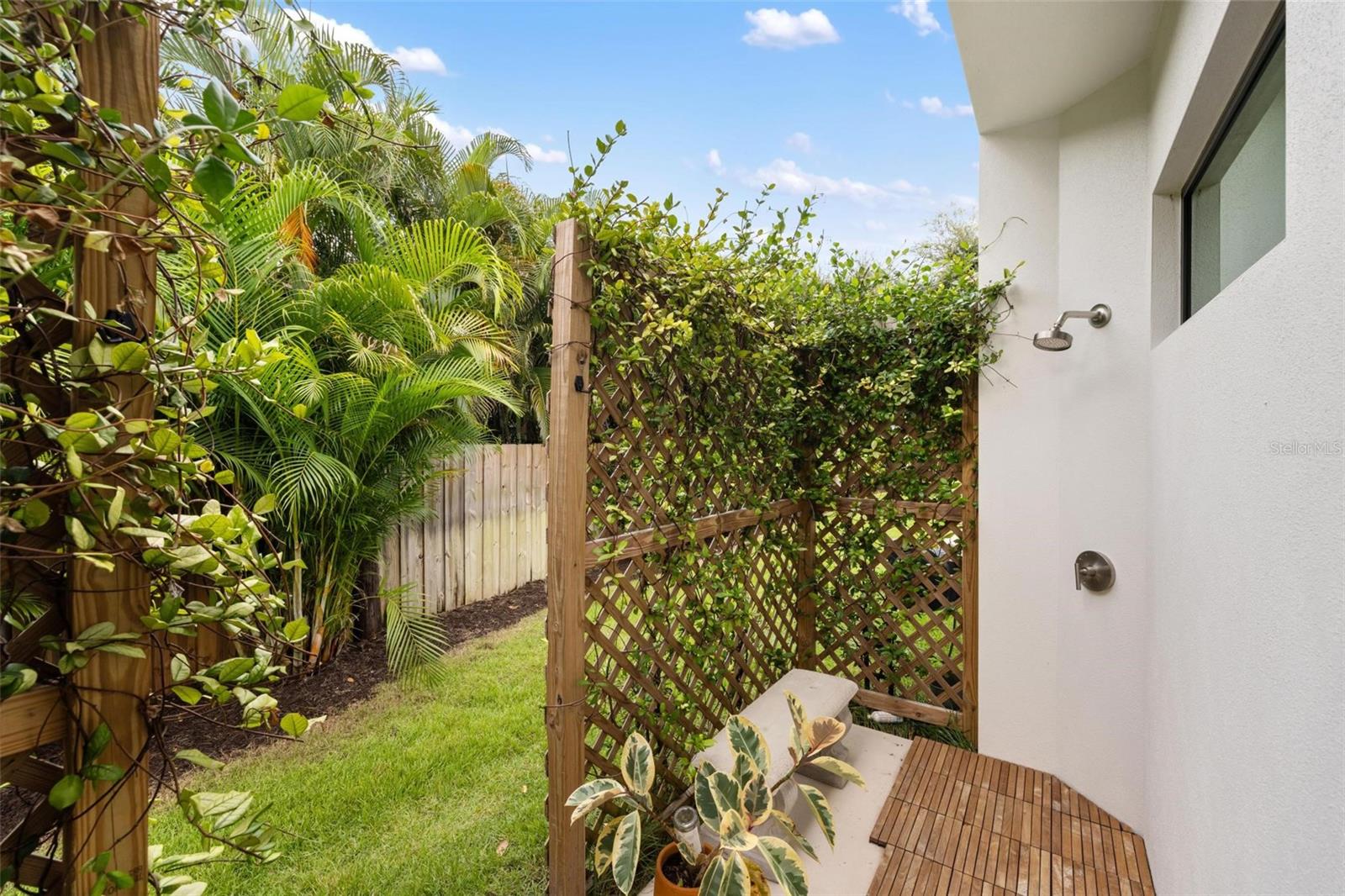 A4664056 Property Photo