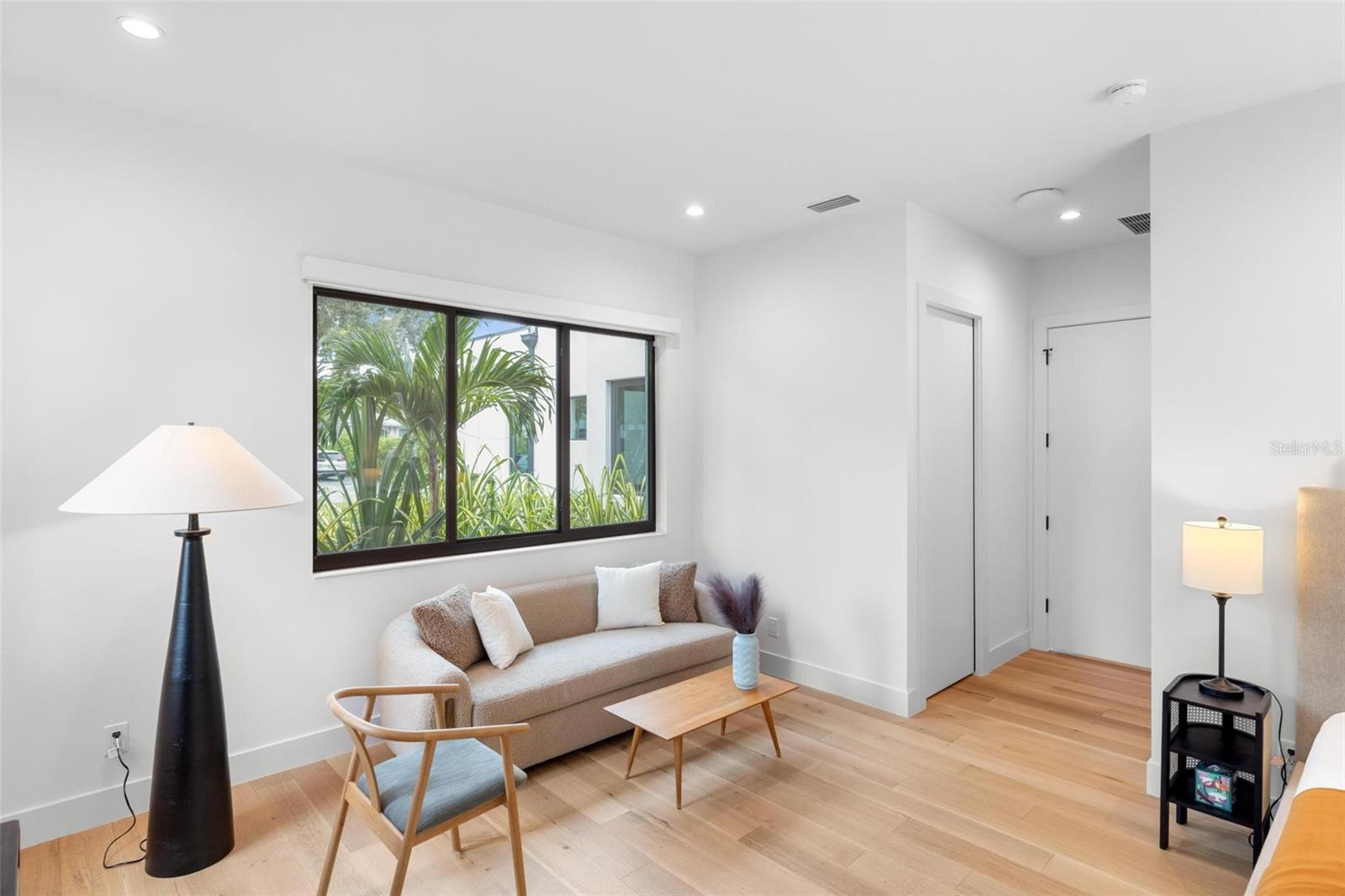 A4664056 Property Photo