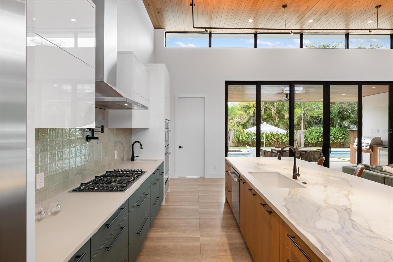 A4664056 Property Photo