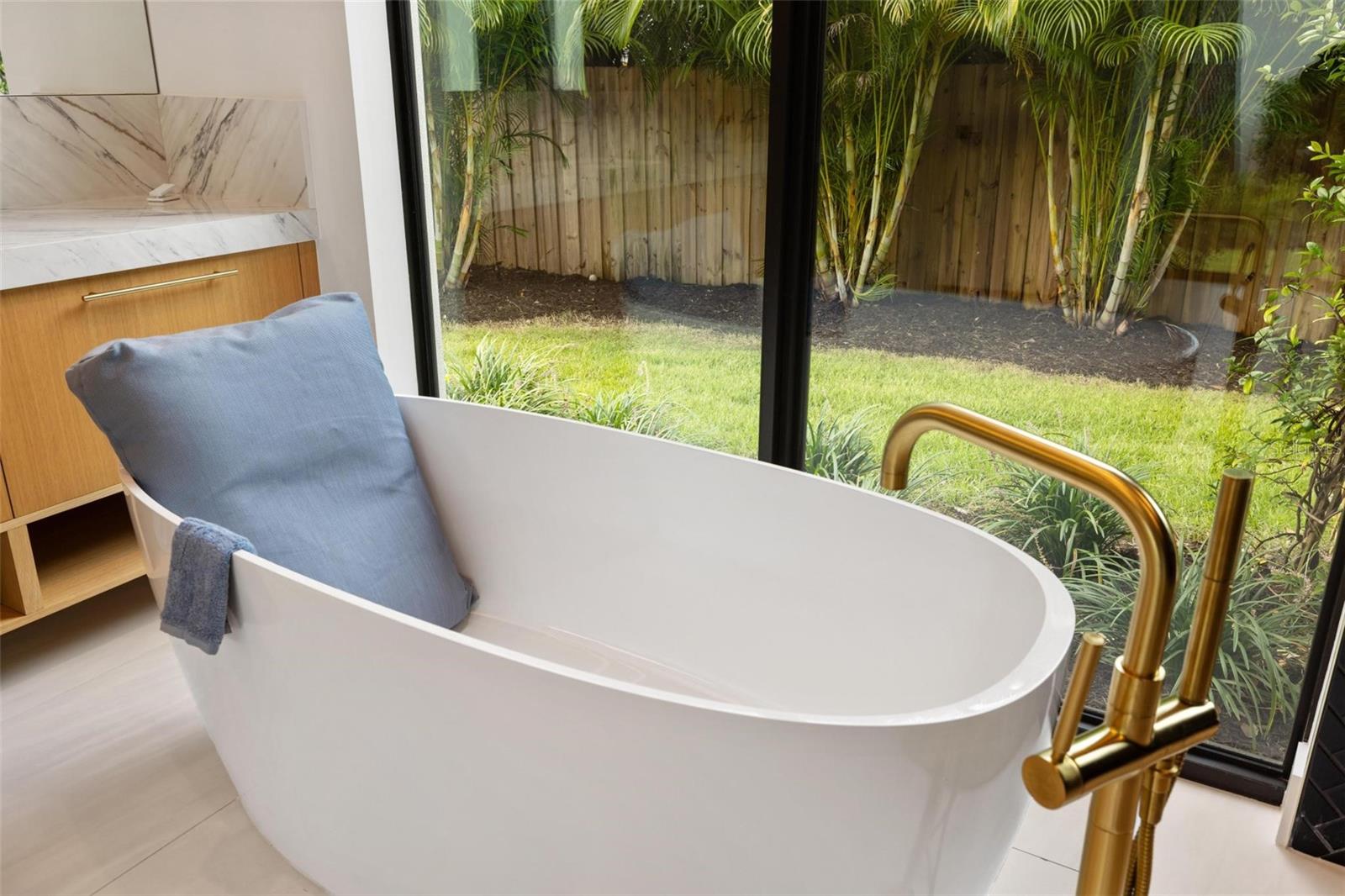 A4664056 Property Photo