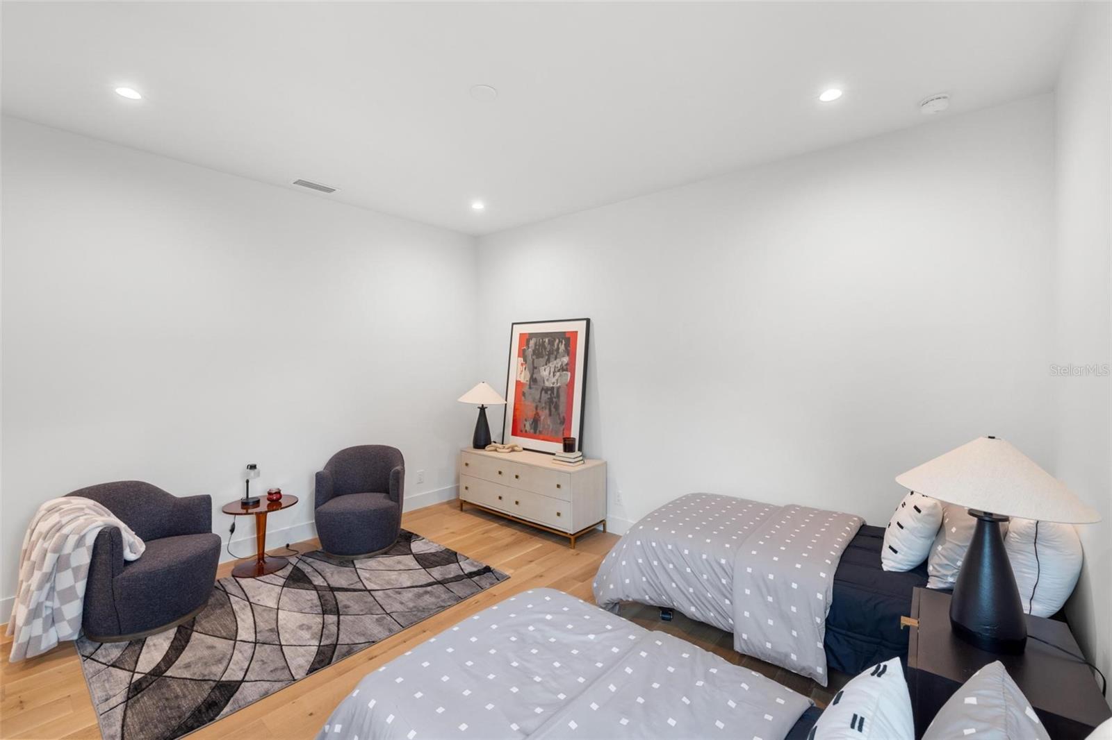 A4664056 Property Photo