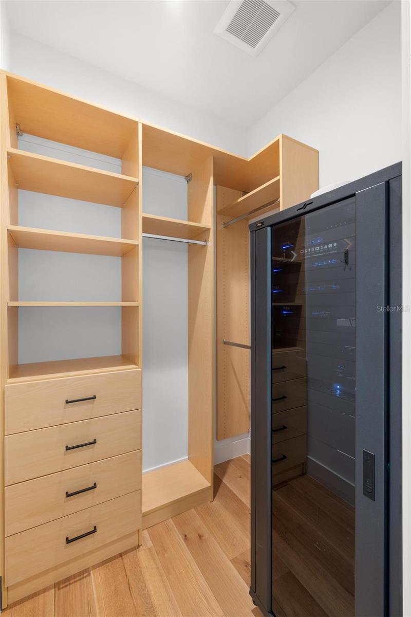 A4664056 Property Photo