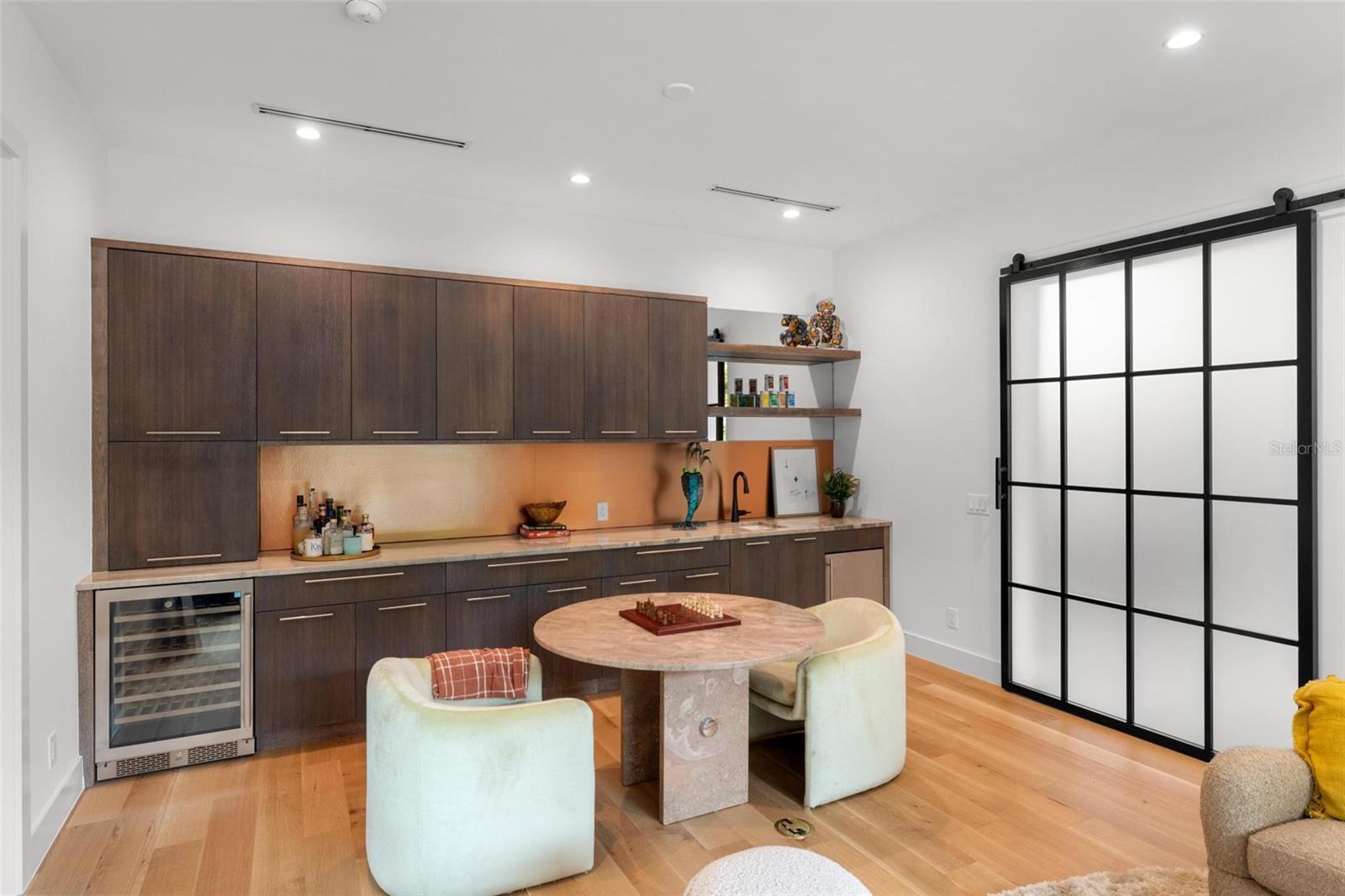 A4664056 Property Photo