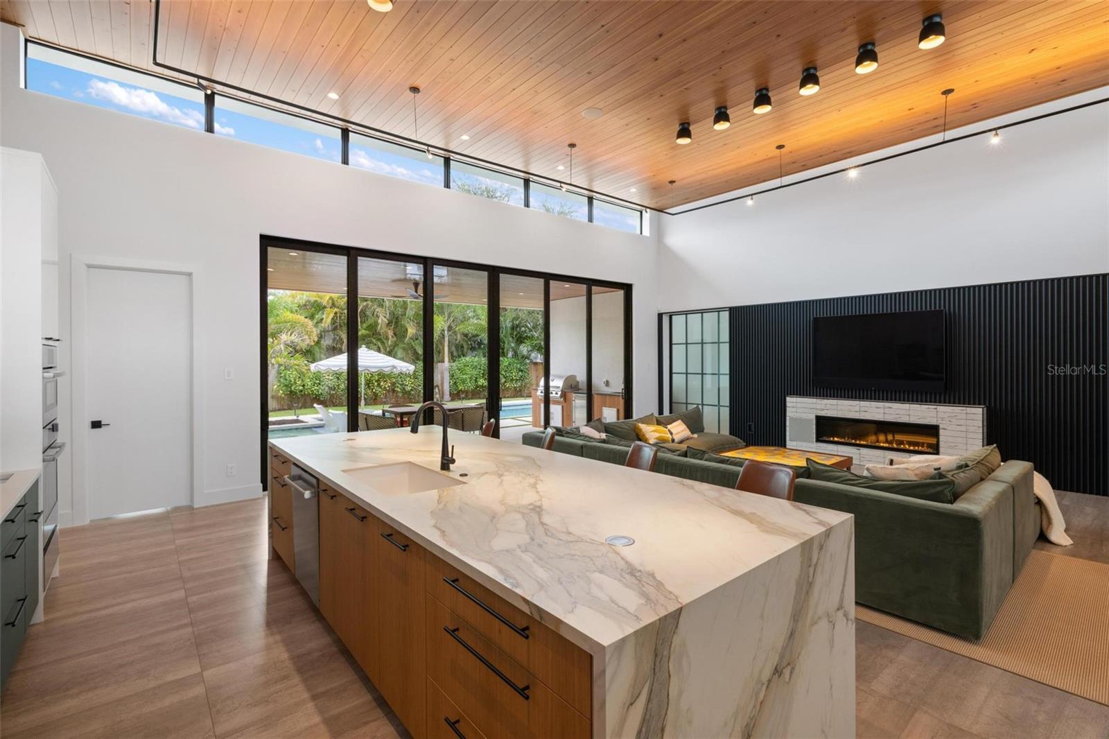 A4664056 Property Photo