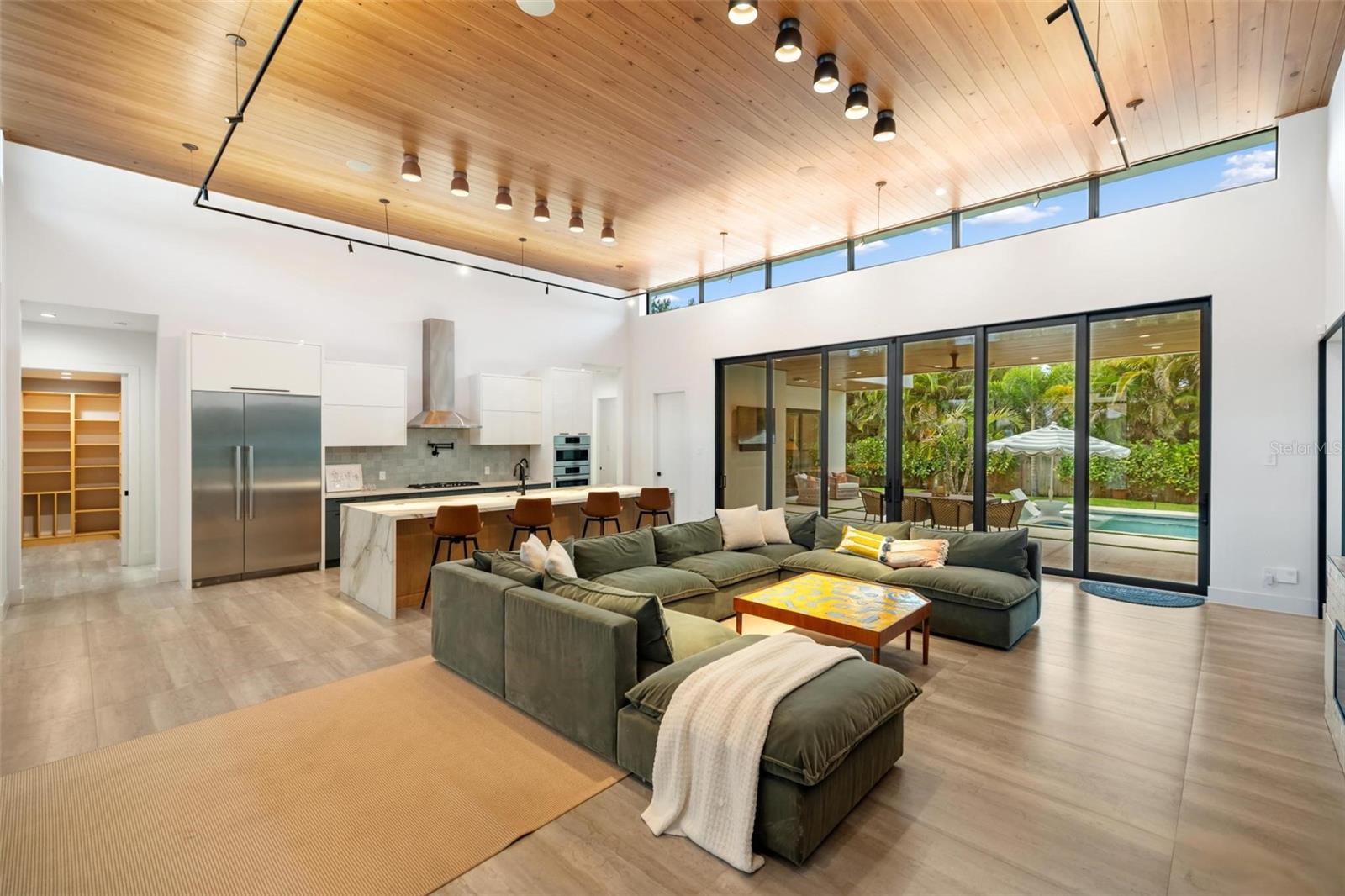 A4664056 Property Photo