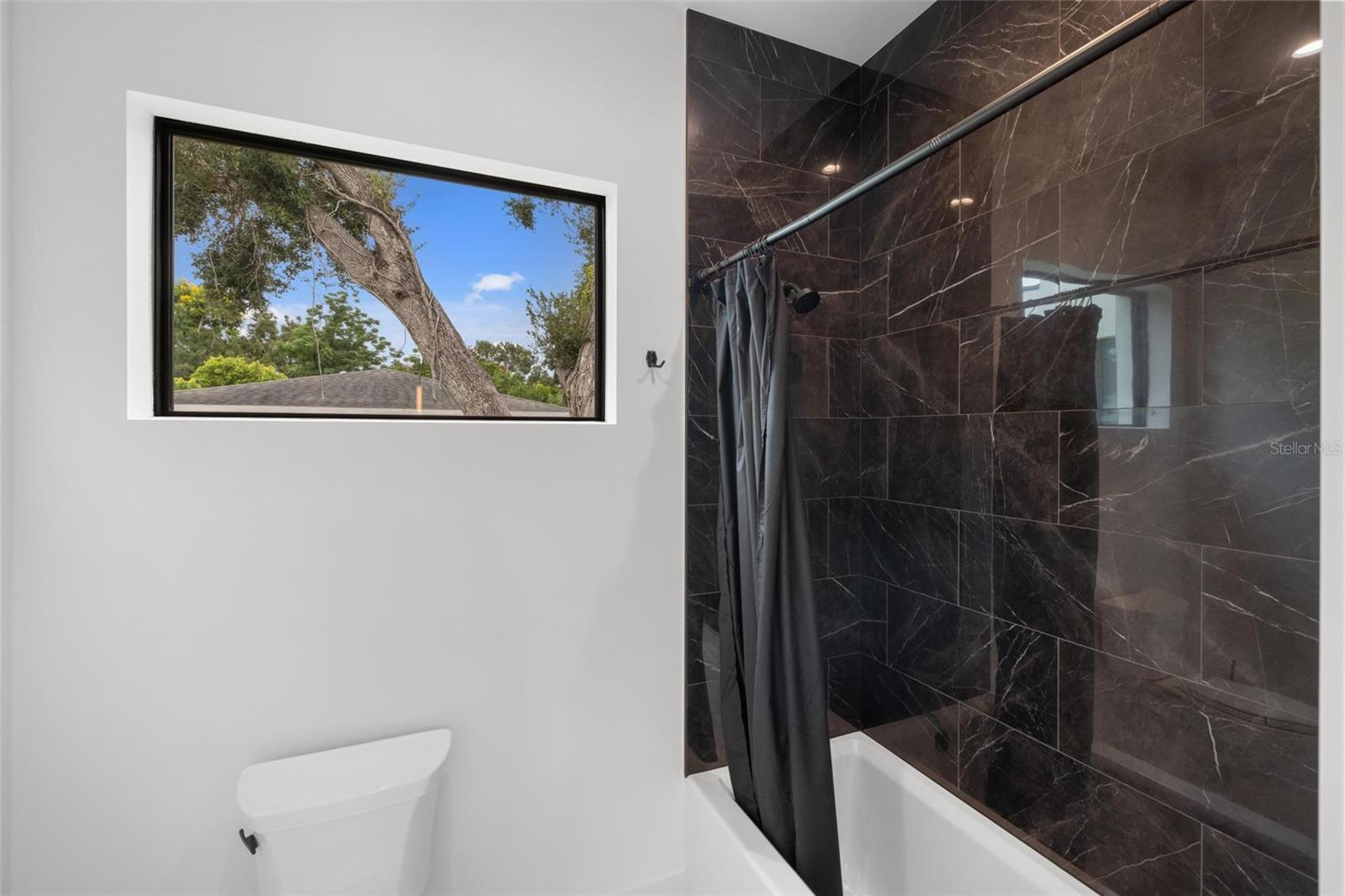 A4664056 Property Photo