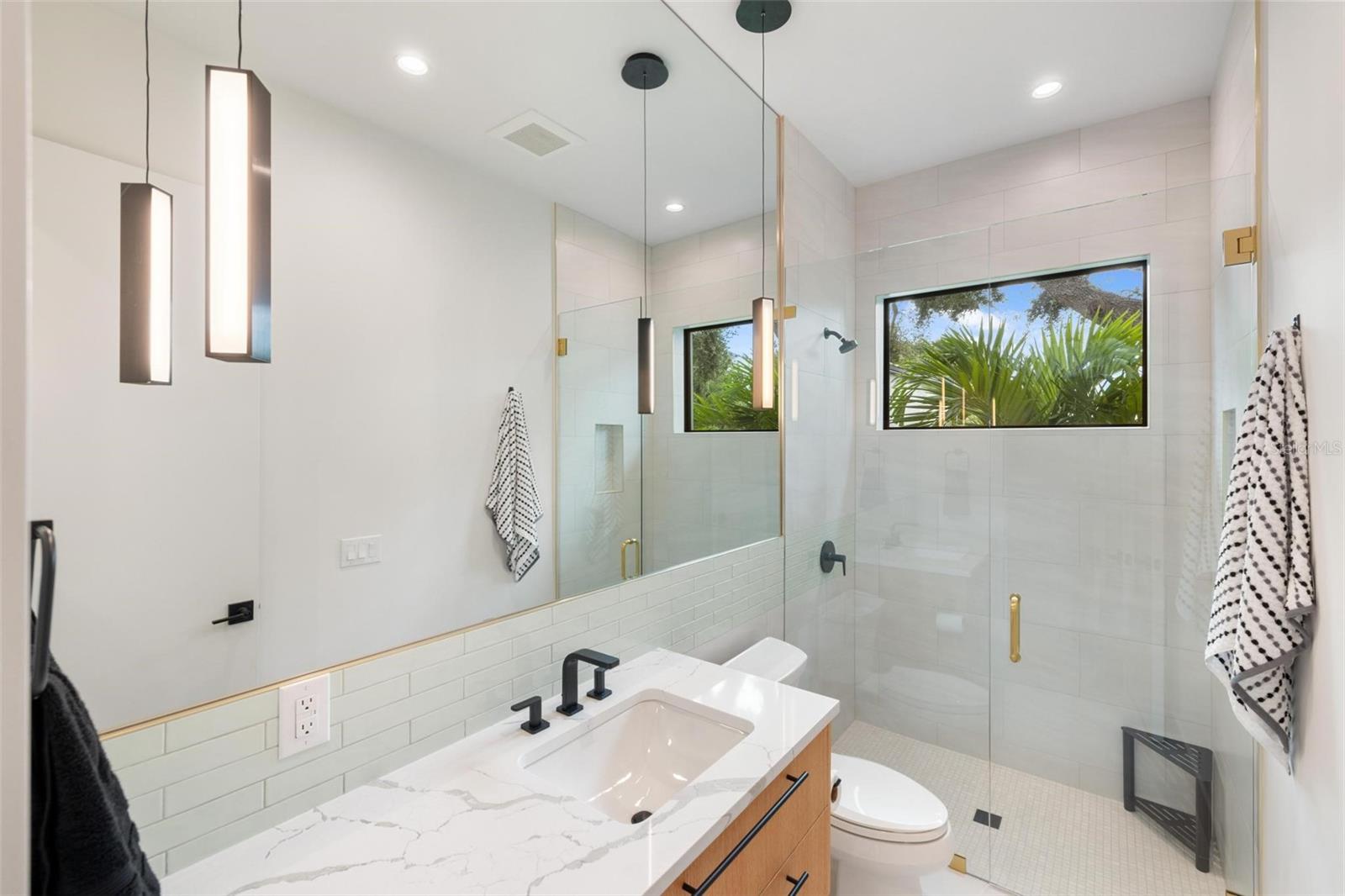 A4664056 Property Photo