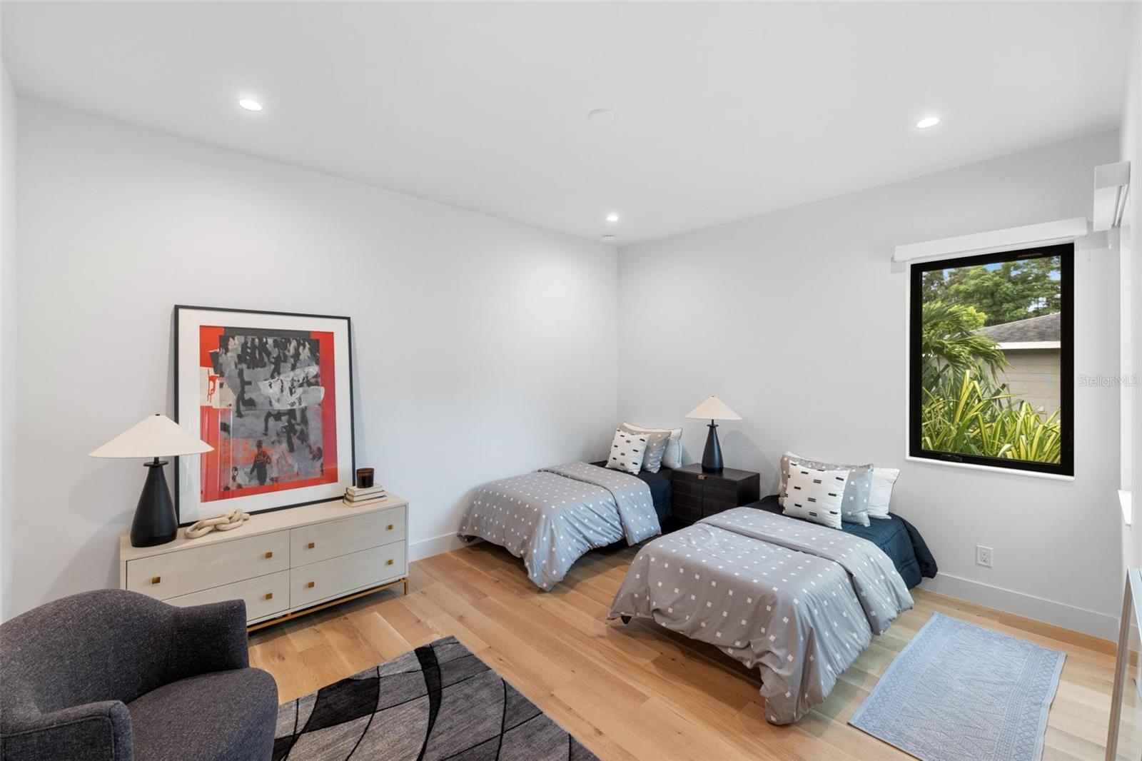 A4664056 Property Photo