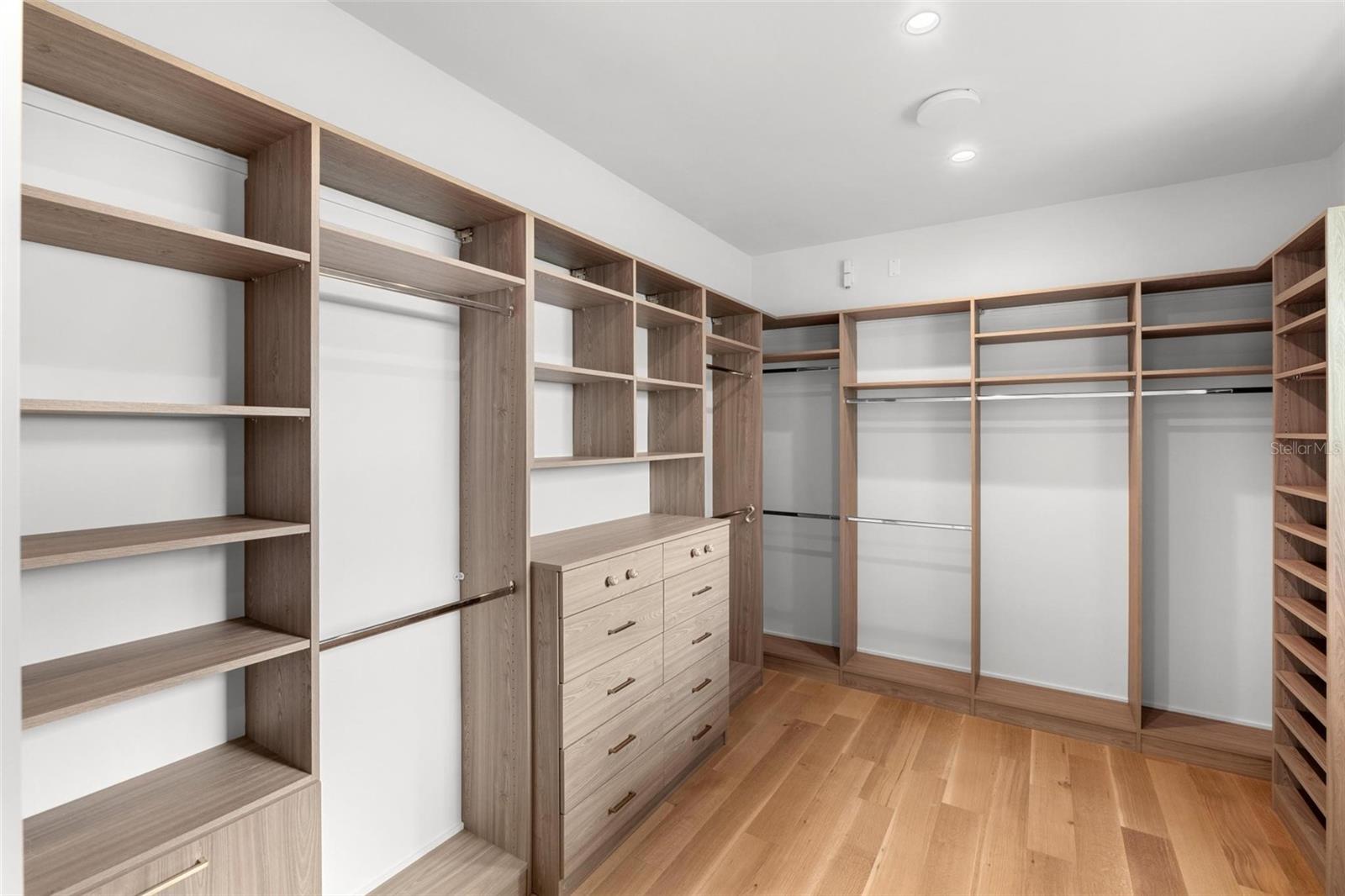 A4664056 Property Photo