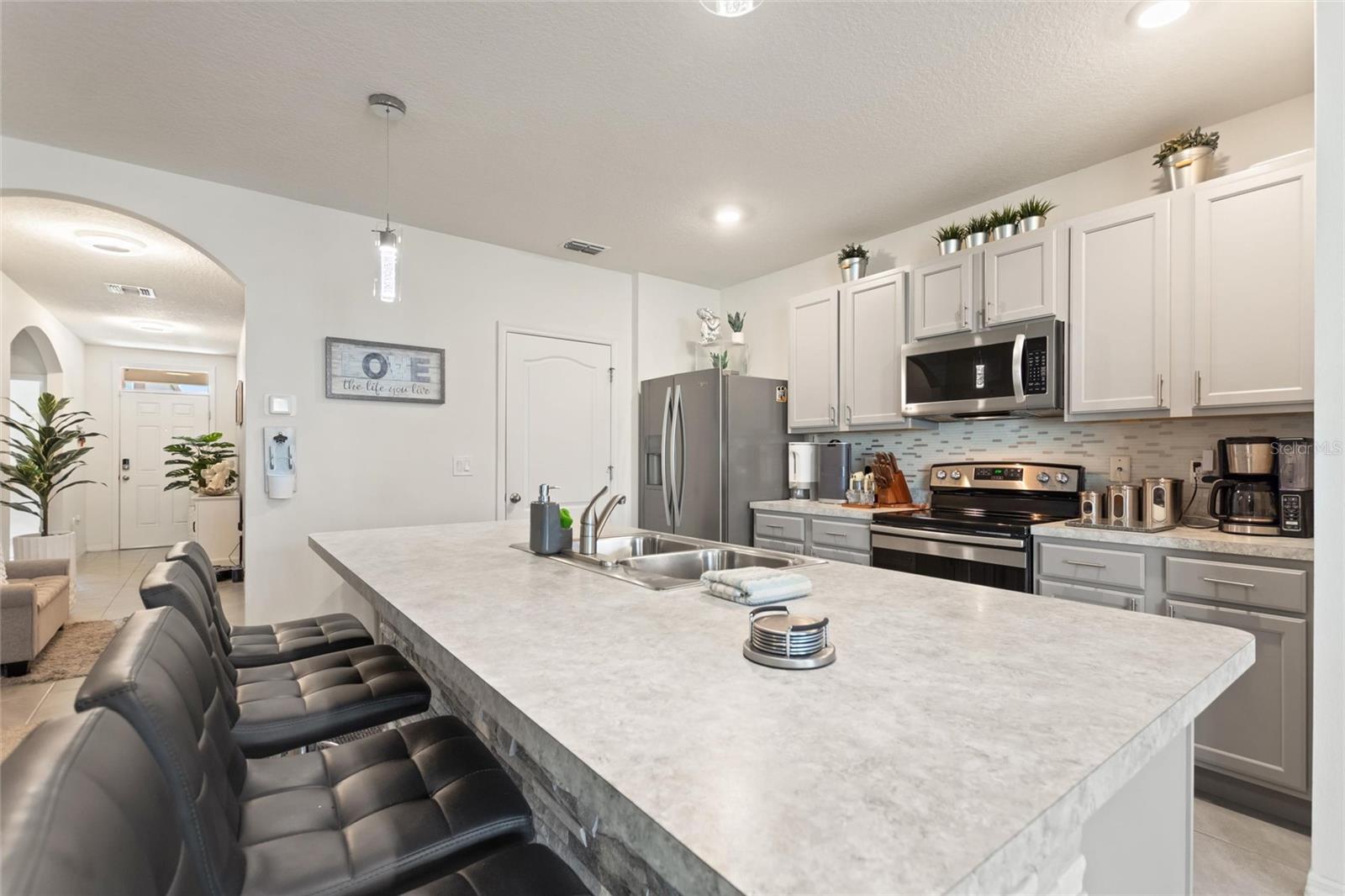 2769 GRAND CENTRAL AVE, TAVARES, FL, 32778