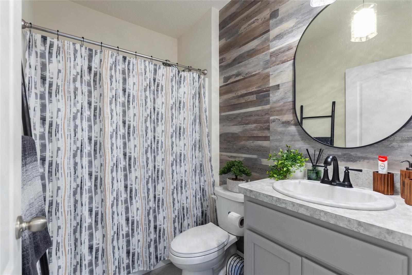 2769 GRAND CENTRAL AVE, TAVARES, FL, 32778