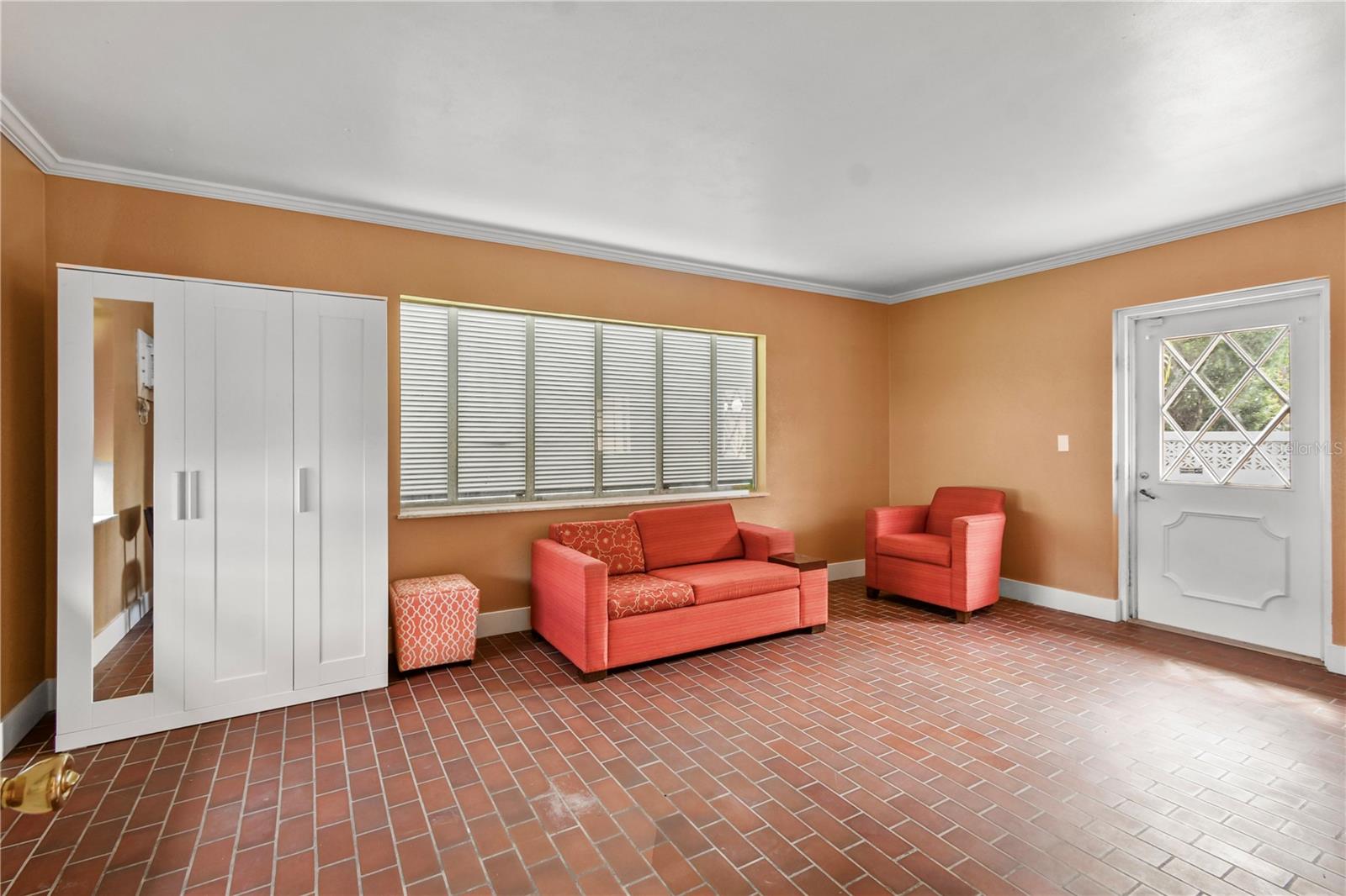 2670 PINELLAS POINT DR S, ST PETERSBURG, FL, 33712