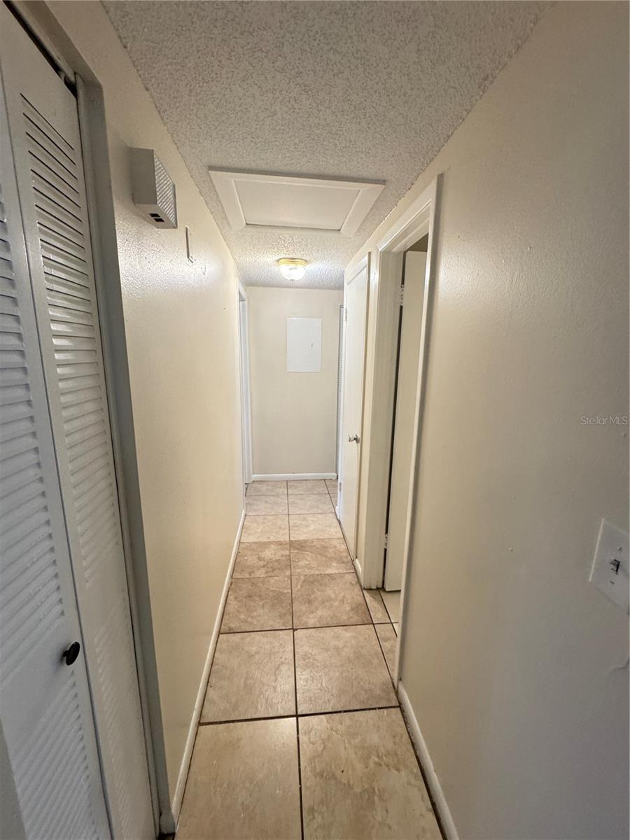 8508 PINEHURST DR, TAMPA, FL, 33615