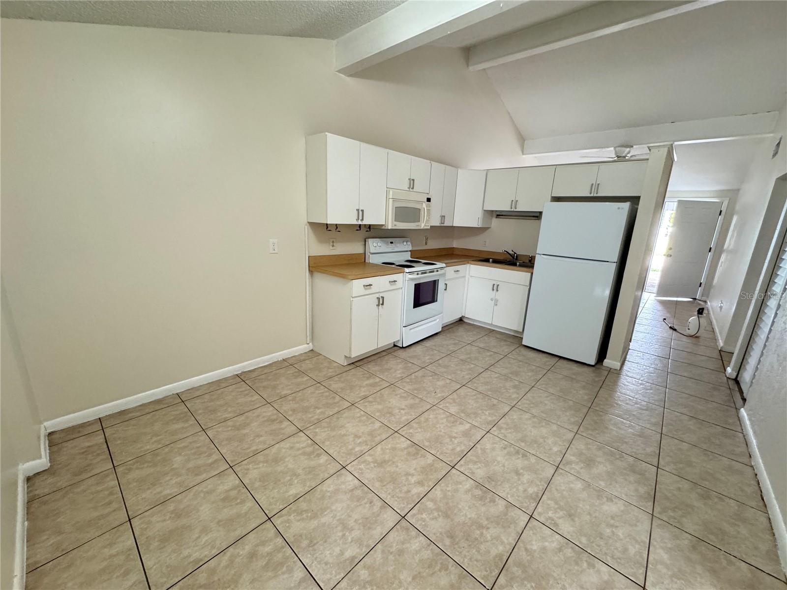 8508 PINEHURST DR, TAMPA, FL, 33615