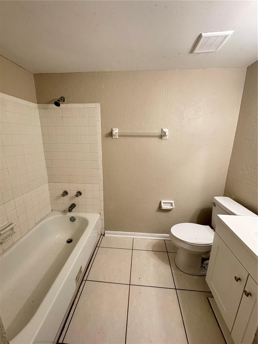 8508 PINEHURST DR, TAMPA, FL, 33615