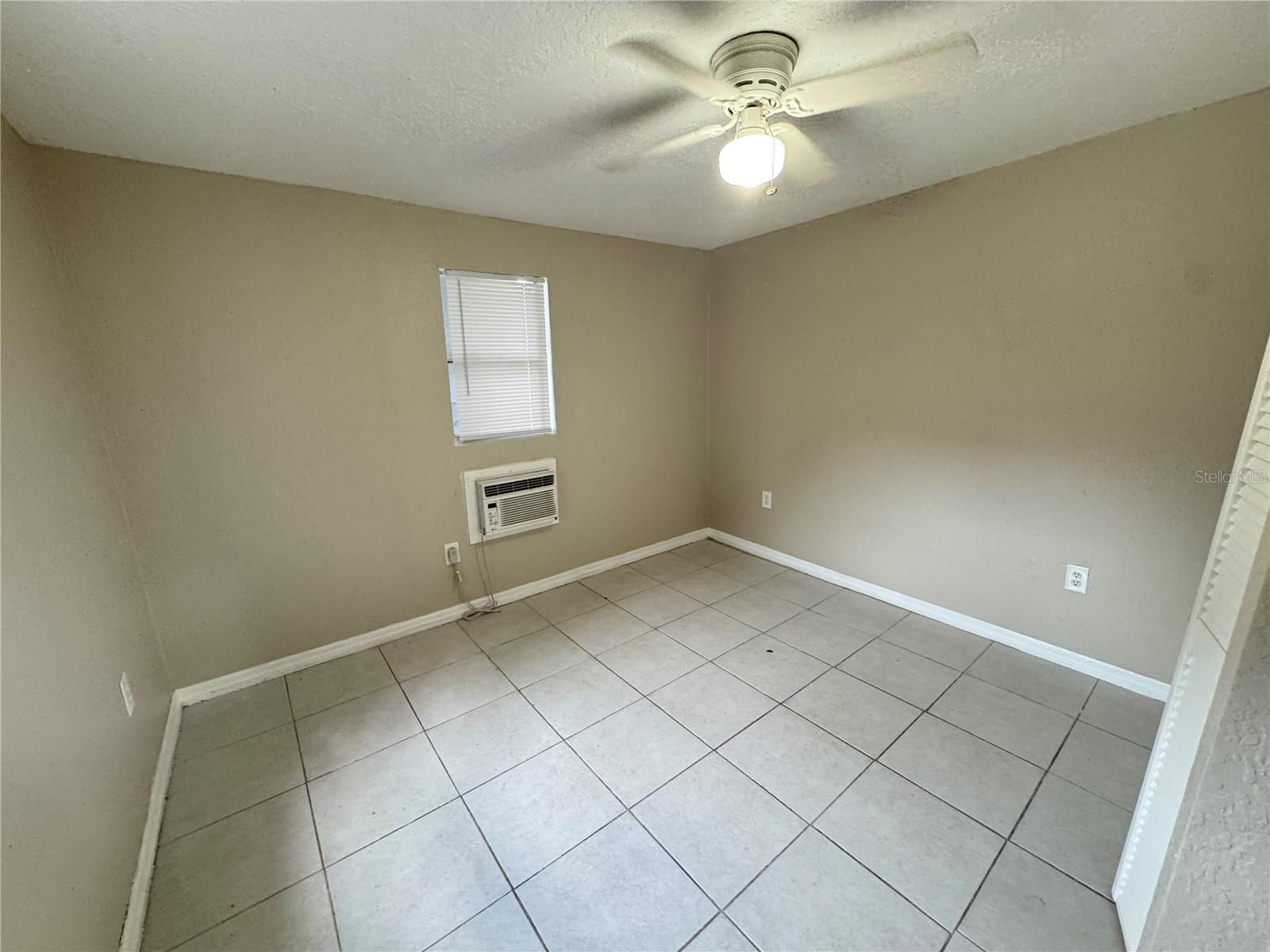 8508 PINEHURST DR, TAMPA, FL, 33615