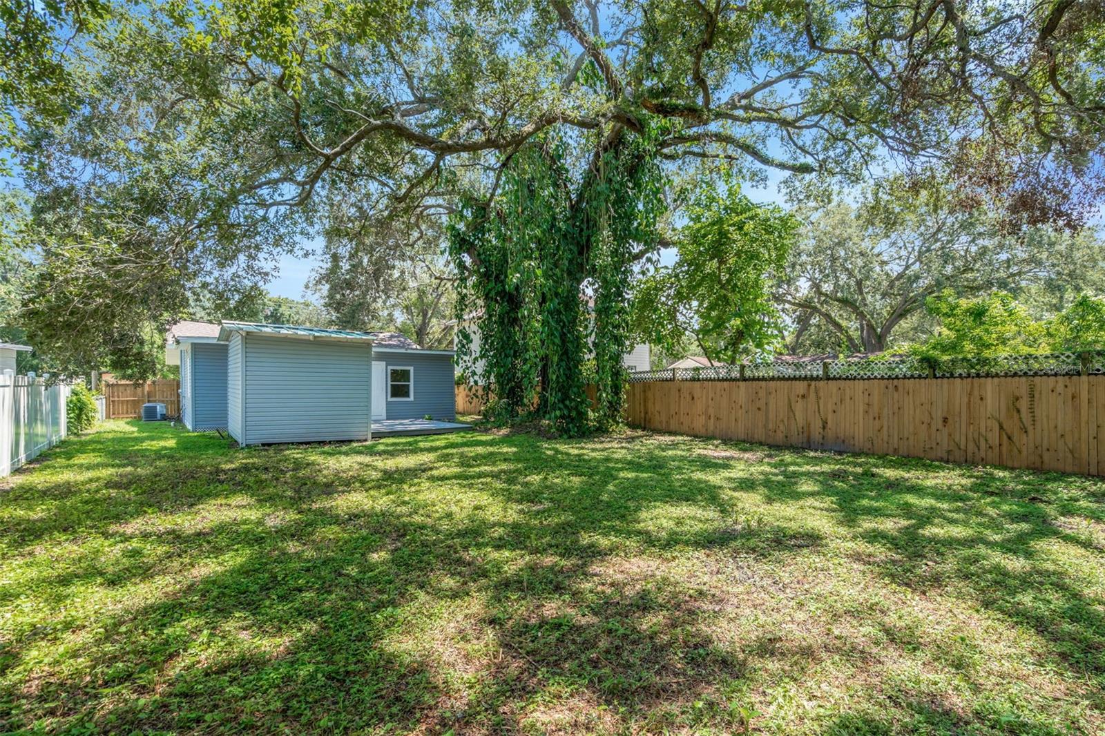 8306 N ORLEANS AVE, TAMPA, FL, 33604