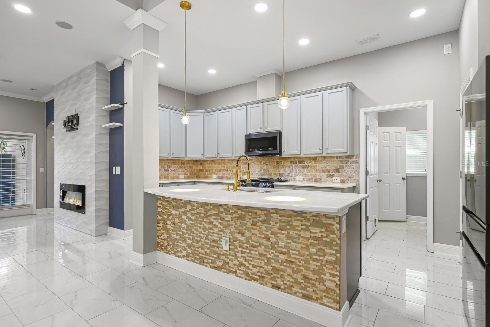 14310 BARRINGTON STOWERS DR, LITHIA, FL, 33547