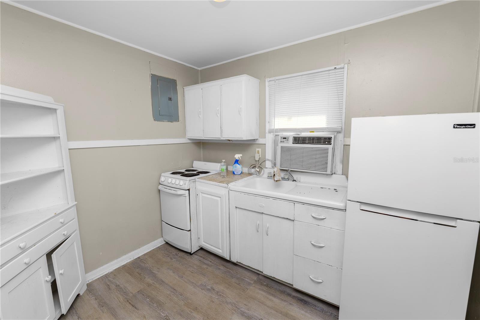 817 SOUTH BLVD, LAKELAND, FL, 33801