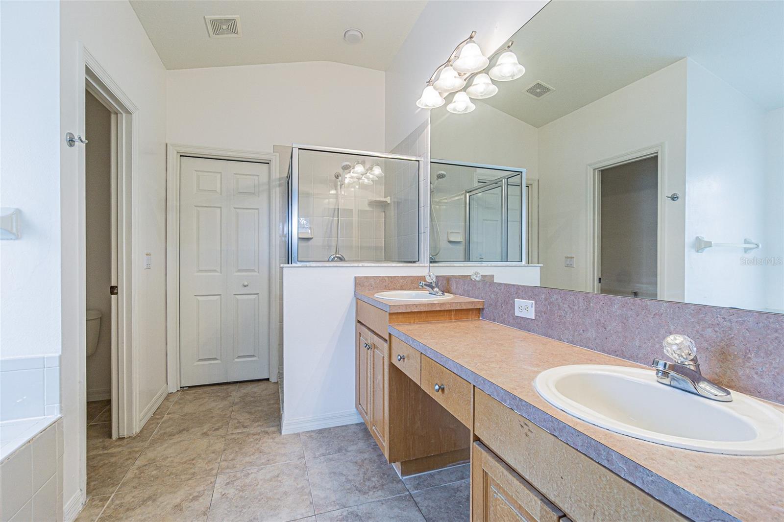 18024 ARBOR CREST DR, TAMPA, FL, 33647