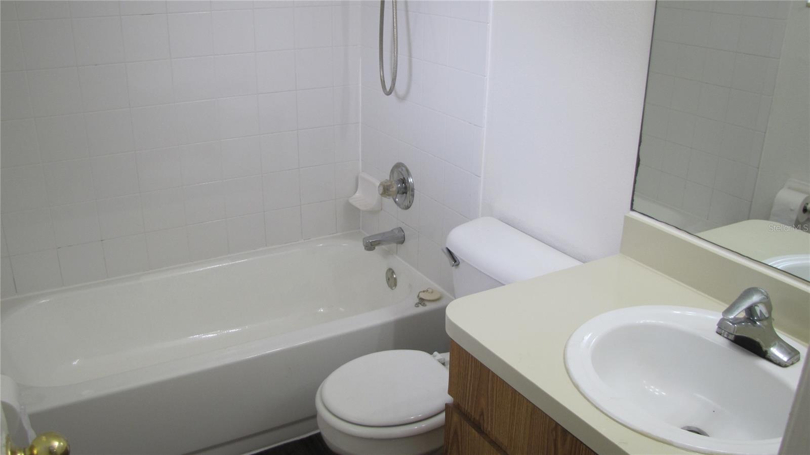 3601 N TEMPLE ST #B, TAMPA, FL, 33619