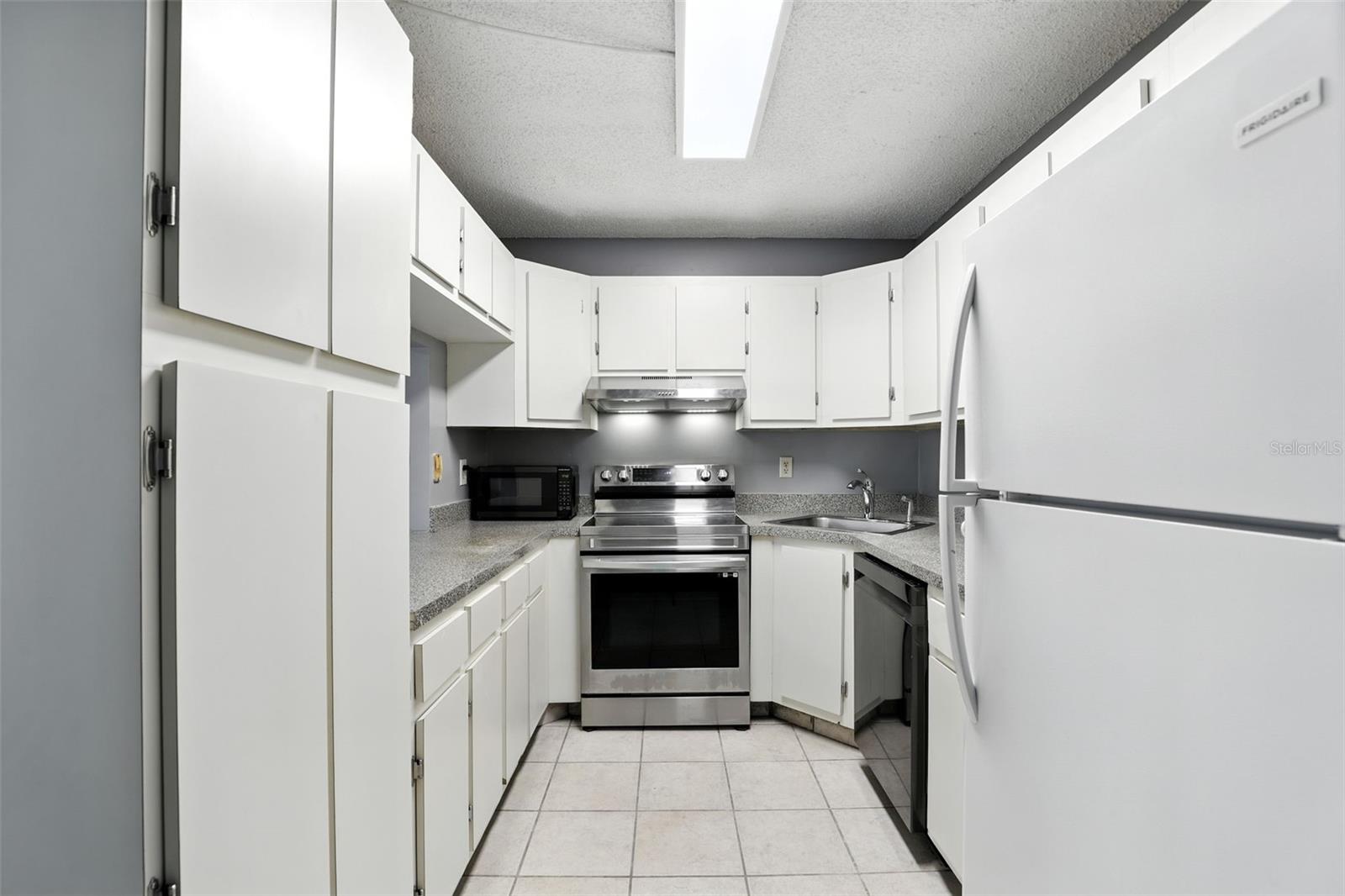 8201 SUN SPRING CIR #B1, ORLANDO, FL, 32825