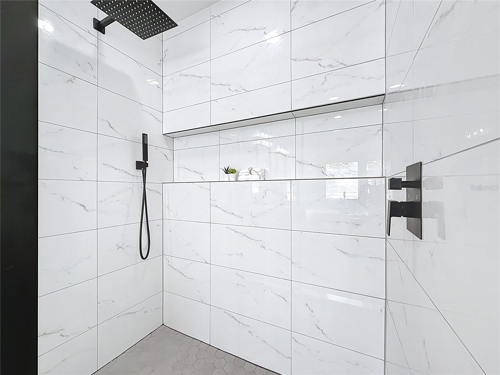 2999 LESLEE LAKE DR N, ST PETERSBURG, FL, 33713