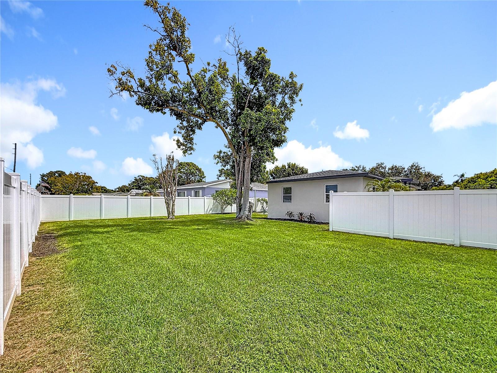 2999 LESLEE LAKE DR N, ST PETERSBURG, FL, 33713