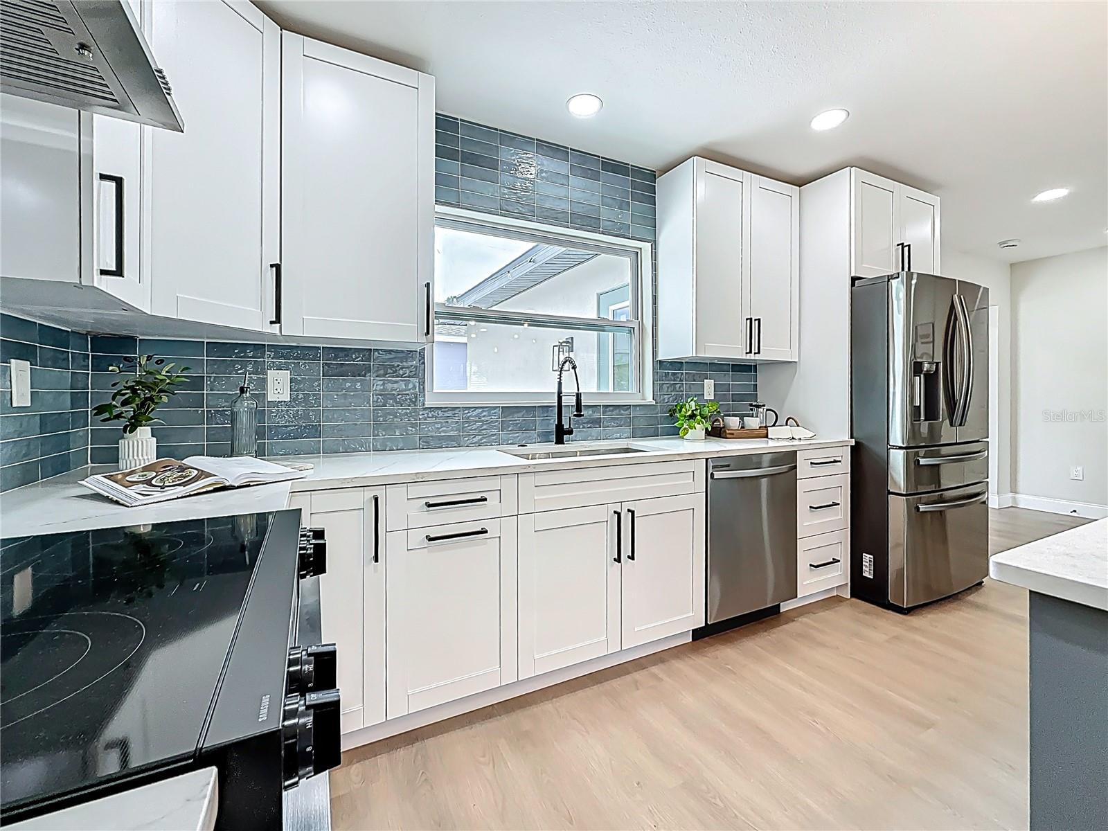 2999 LESLEE LAKE DR N, ST PETERSBURG, FL, 33713