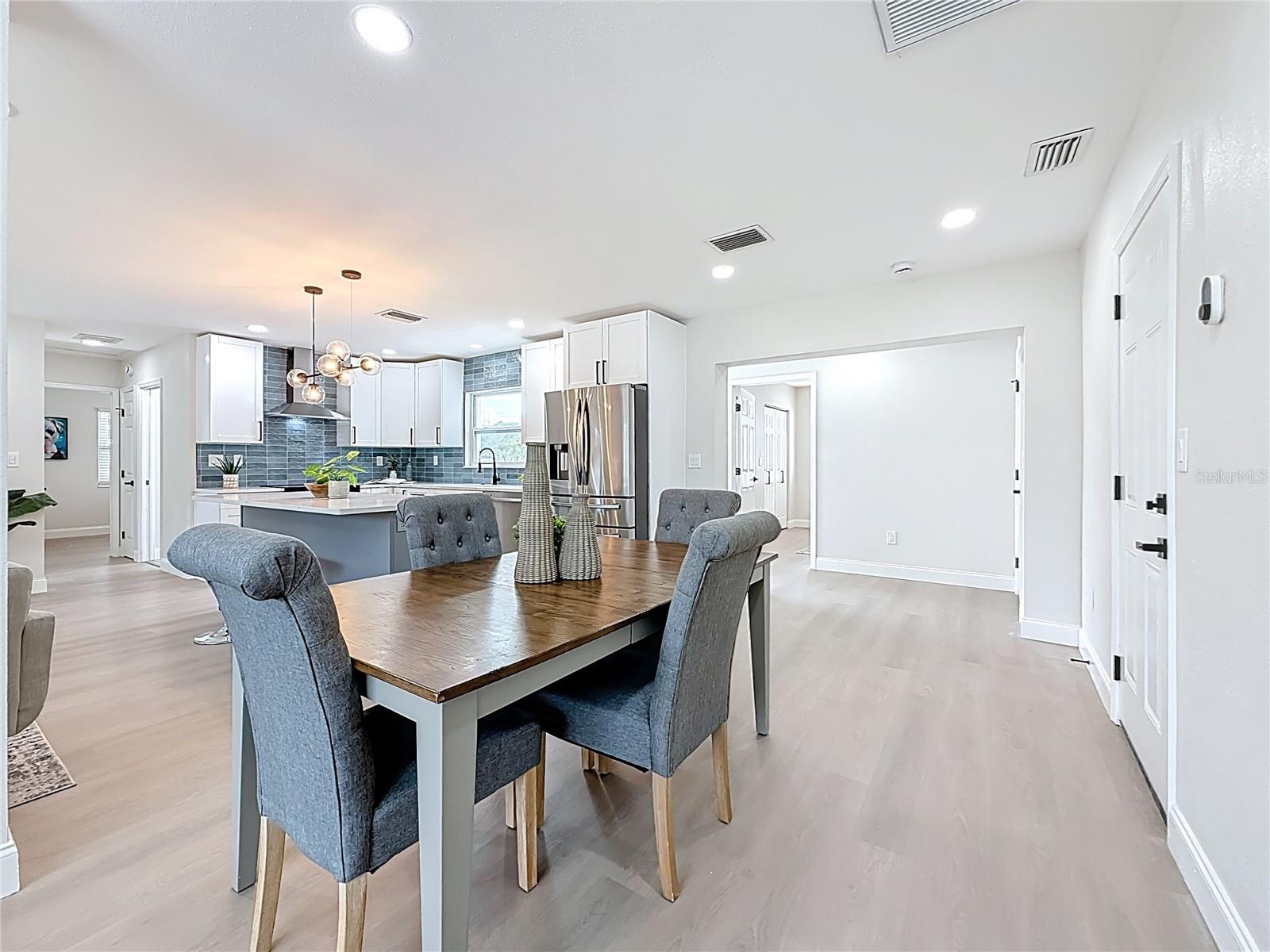 2999 LESLEE LAKE DR N, ST PETERSBURG, FL, 33713