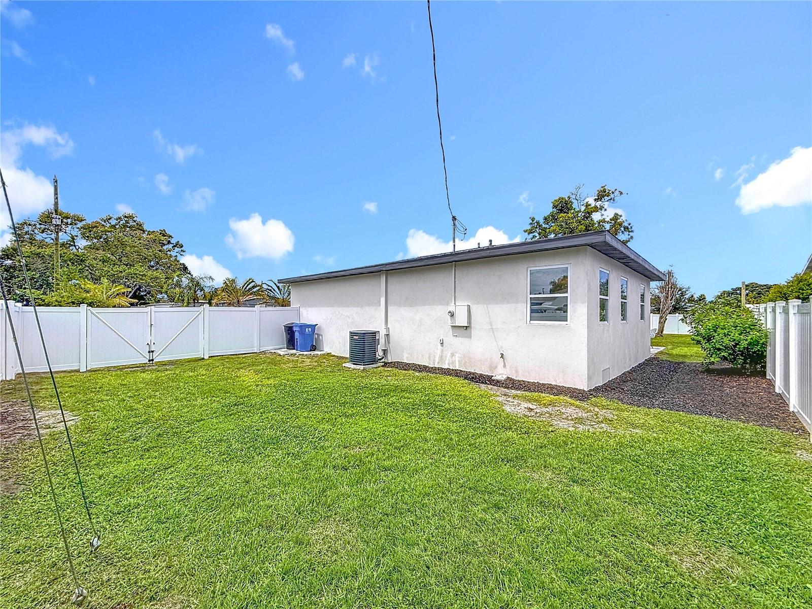 2999 LESLEE LAKE DR N, ST PETERSBURG, FL, 33713