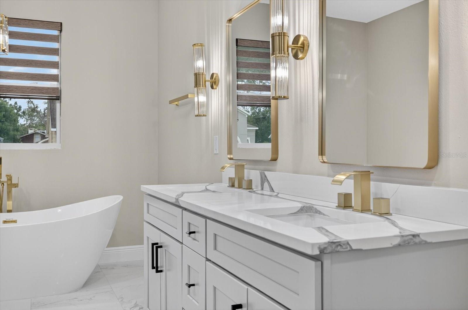 636 LIMONA WOODS DR, BRANDON, FL, 33510