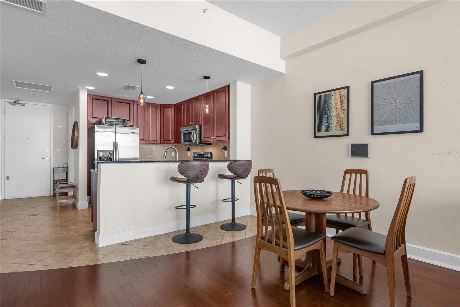 101 S EOLA DR #1017, ORLANDO, FL, 32801