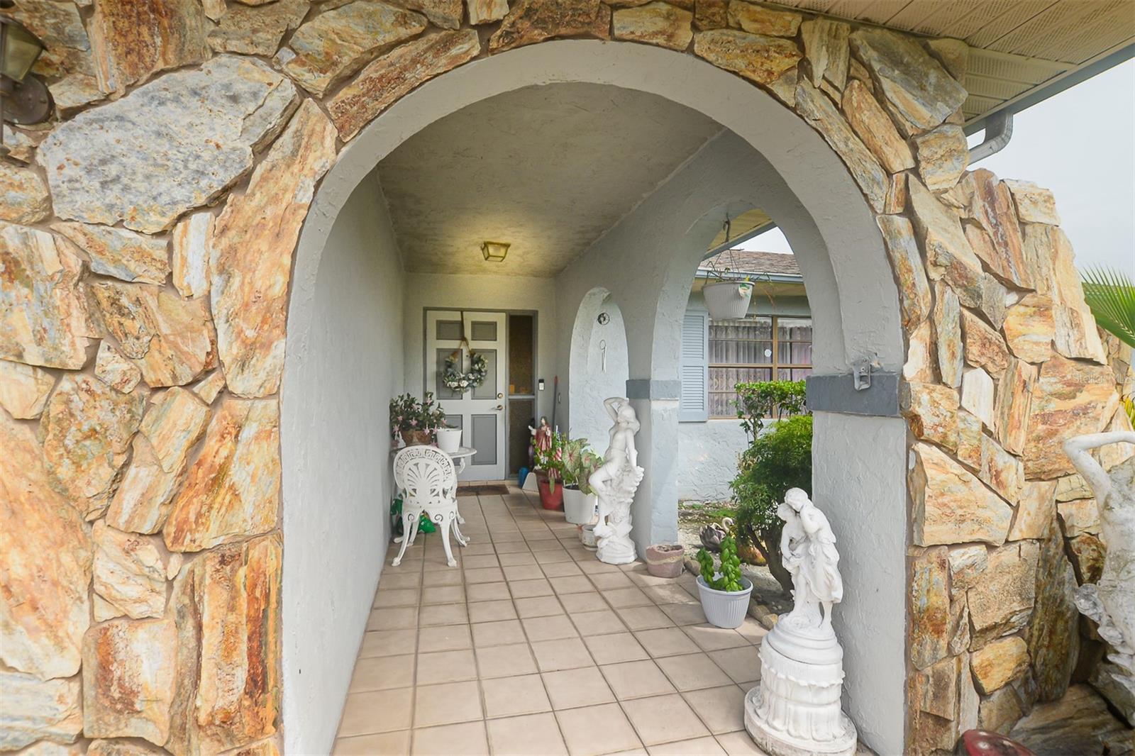 208 SE VERADA AVE, PORT ST LUCIE, FL, 34983