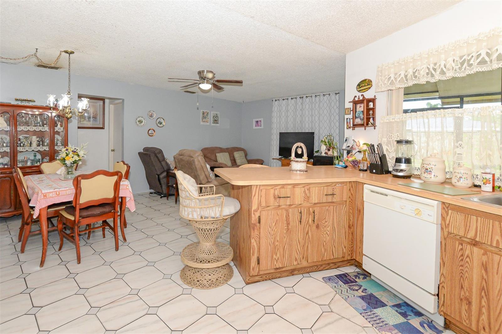 208 SE VERADA AVE, PORT ST LUCIE, FL, 34983