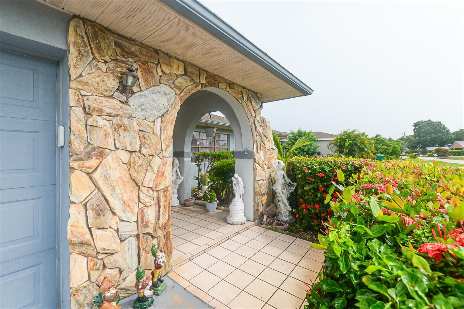 208 SE VERADA AVE, PORT ST LUCIE, FL, 34983