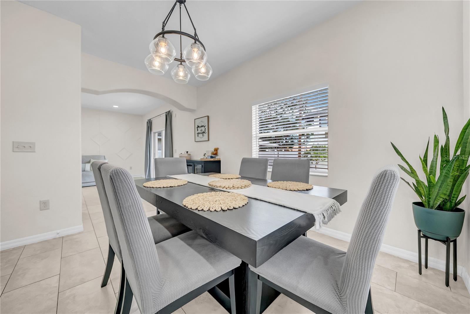 2729 W UNION ST, TAMPA, FL, 33607