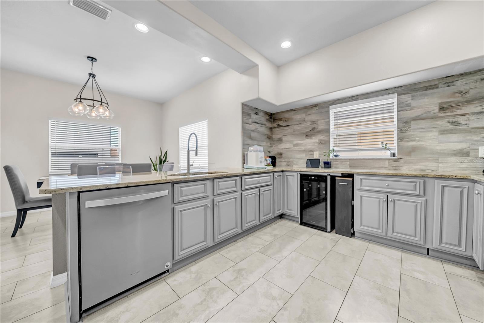 2729 W UNION ST, TAMPA, FL, 33607