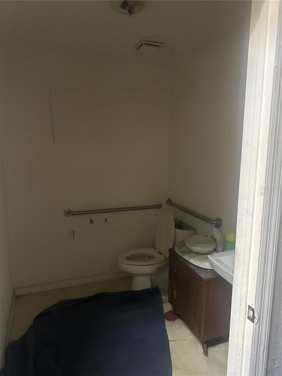 19800 VETERANS BLVD #E1 & E2, PORT CHARLOTTE, FL, 33954