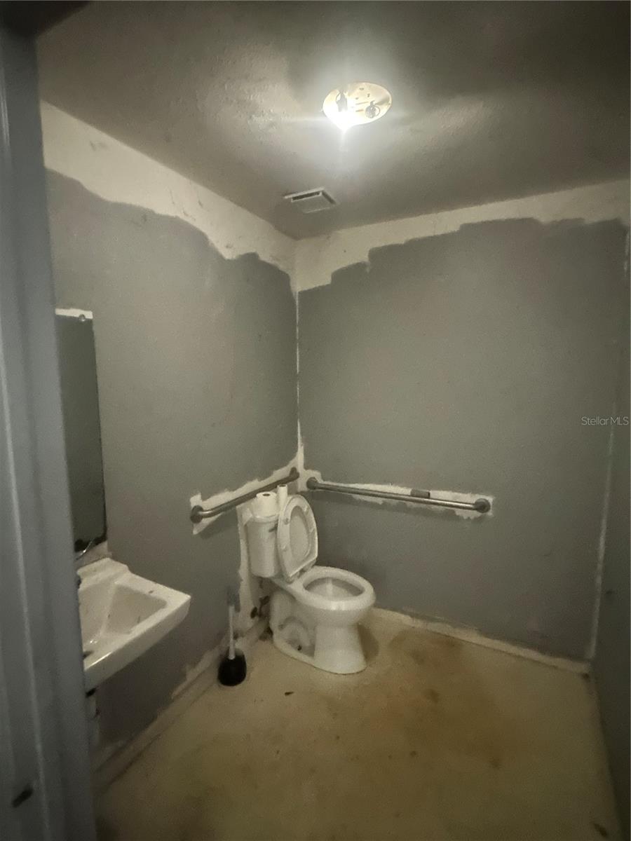 19800 VETERANS BLVD #E1 & E2, PORT CHARLOTTE, FL, 33954