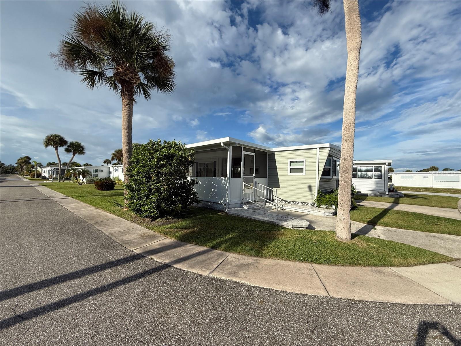 610 GLORIOSA DR, VENICE, FL, 34293